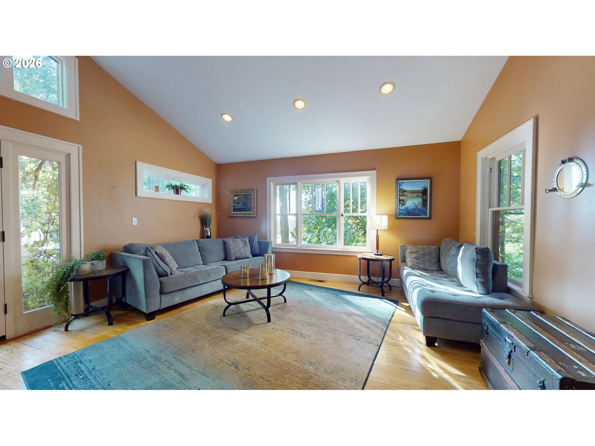 Living Room-Vaulted Ceilings