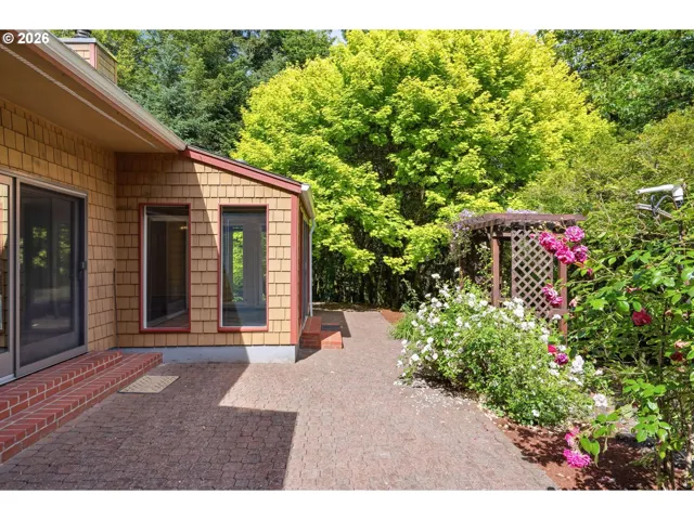 Yard-Back