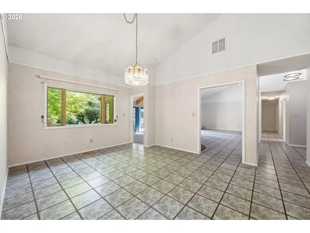 Dining Room-Vaulted Ceilings