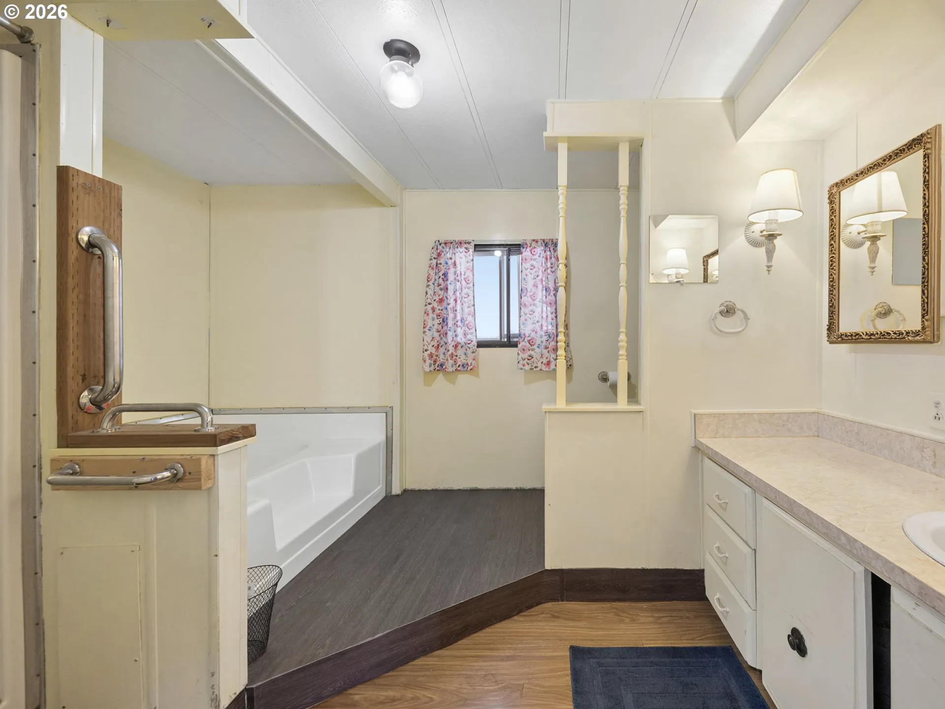 Primary Bedroom-Attached Bathroom