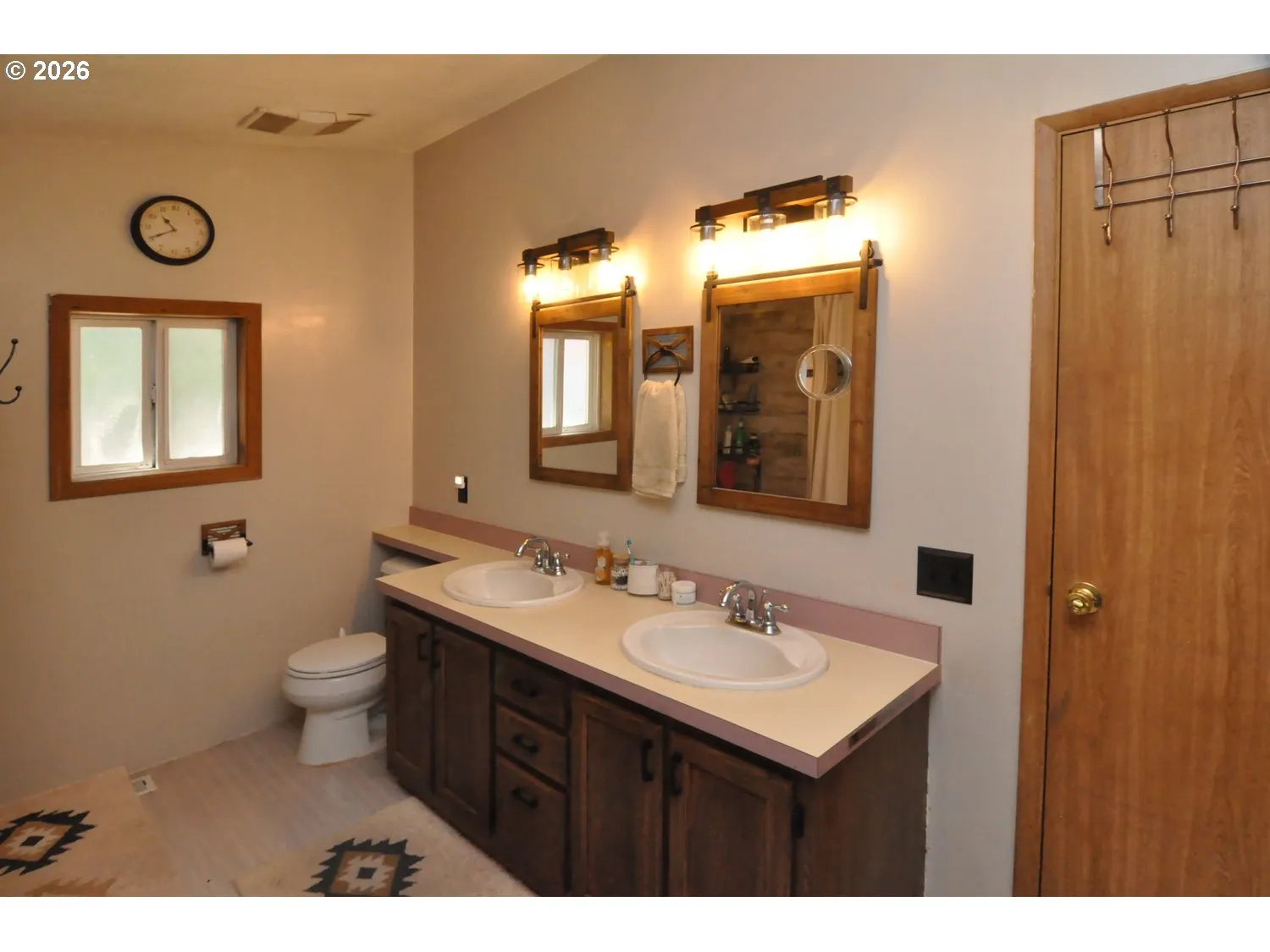 Bathroom, Attached-Double Sinks