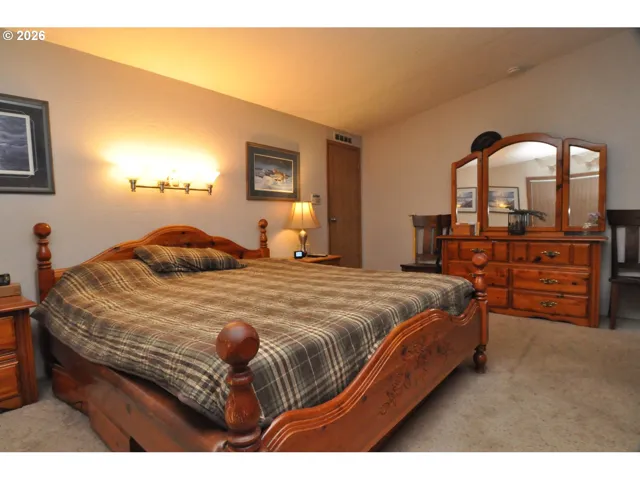 Bedroom, Owner's Suite