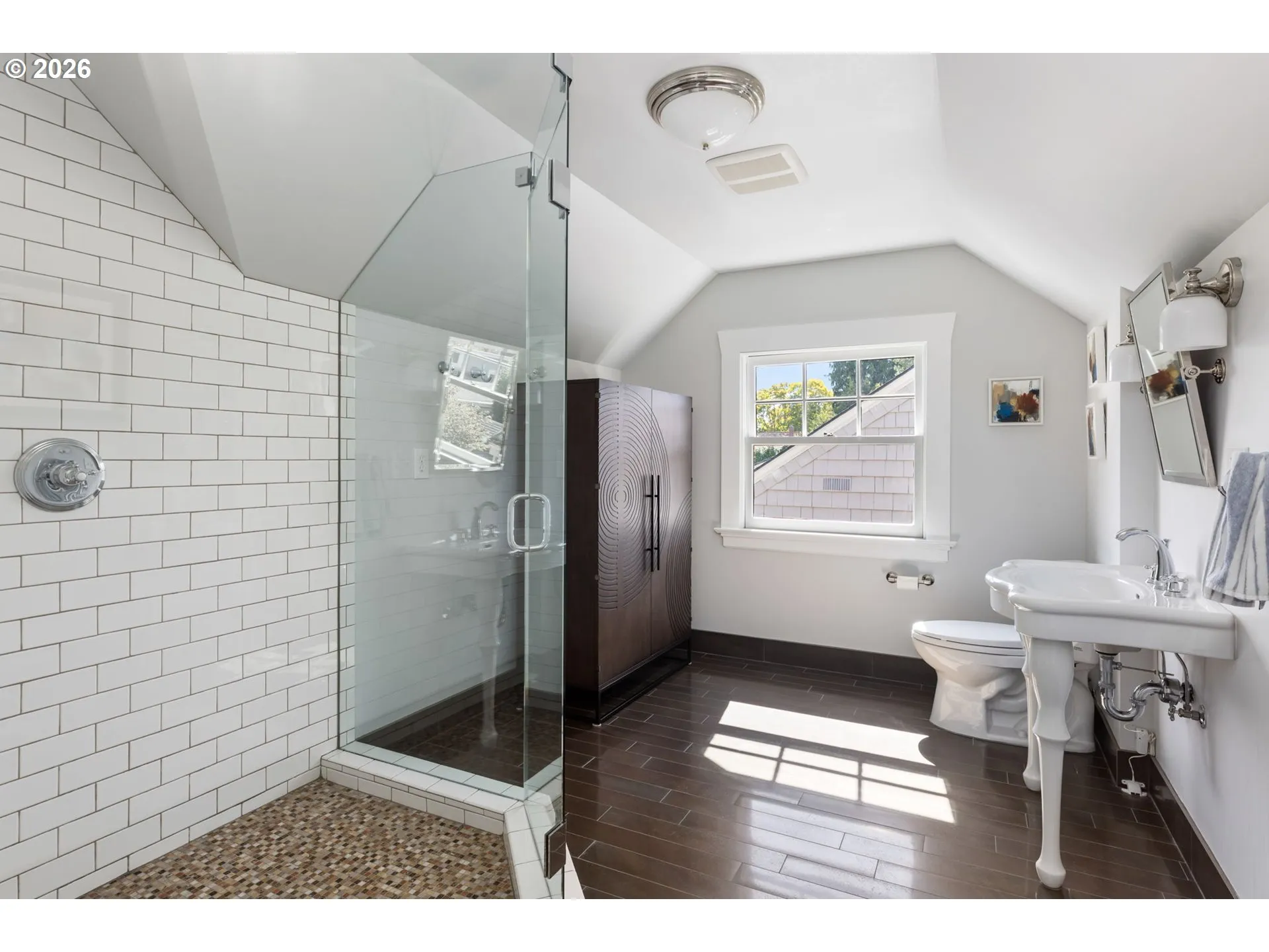 Bathroom-Upper