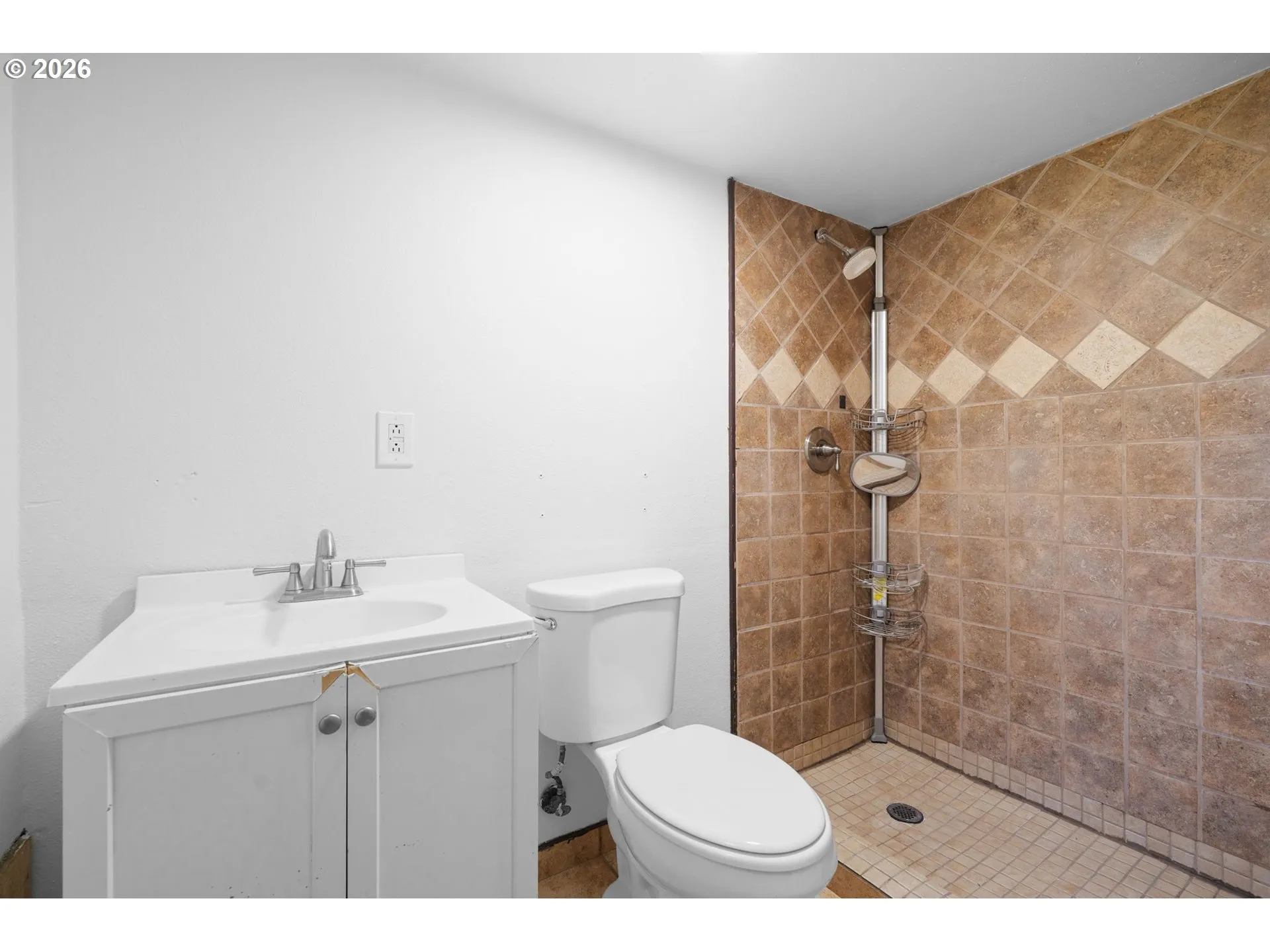 Bathroom, Attached-Lower