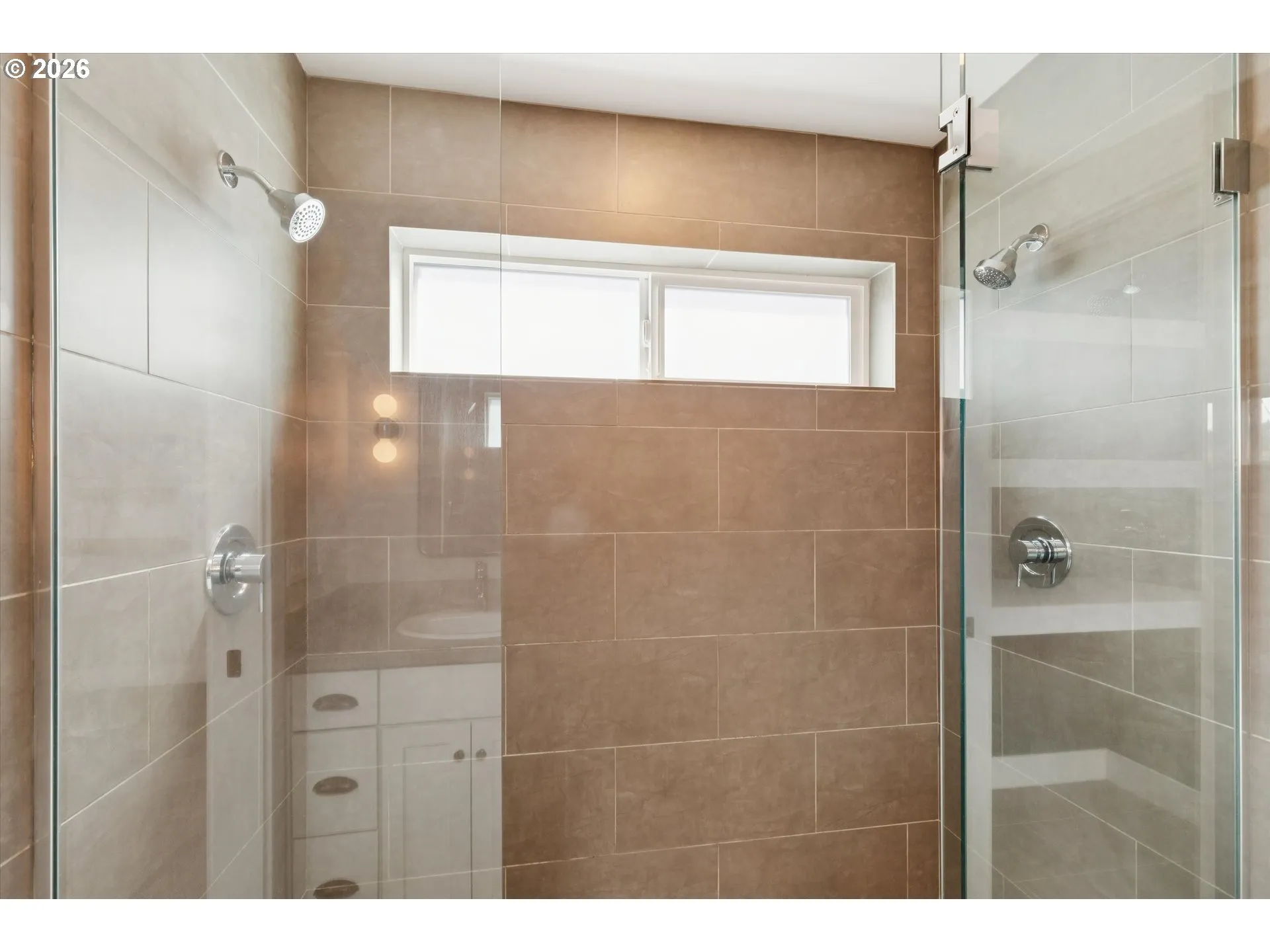 Bathroom, Attached-Walk-In Closet