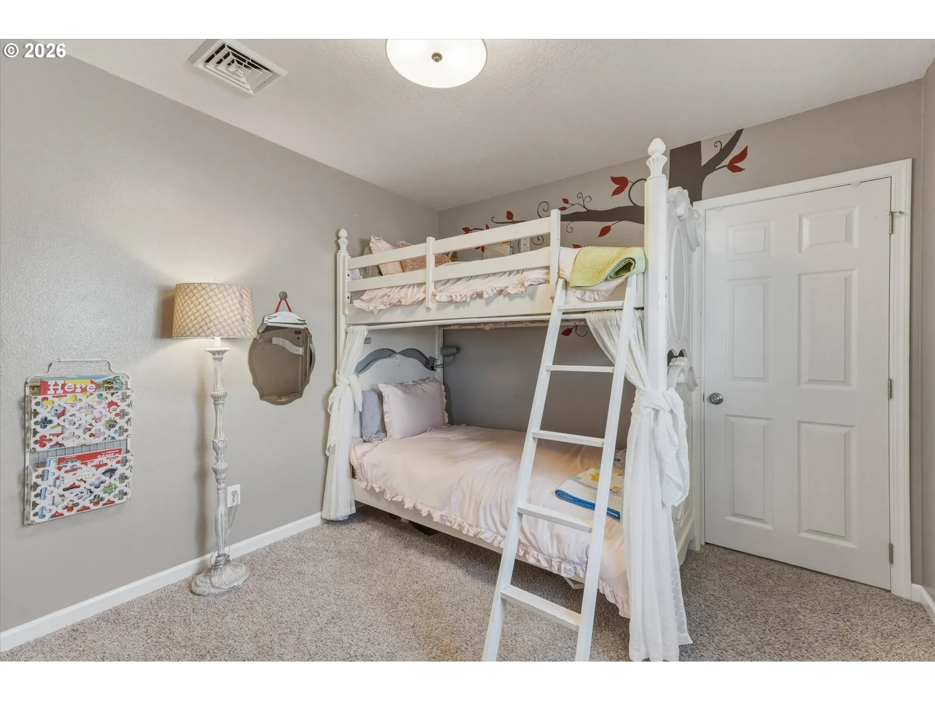 Bedroom-Walk-In Closet