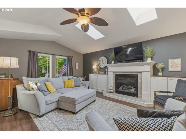 Living Room-Fireplace