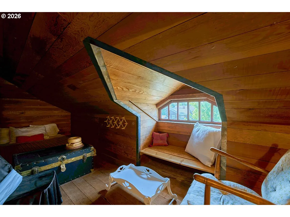 Bonus Room-Upper