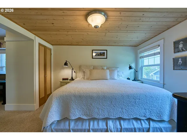 Bedroom, Primary