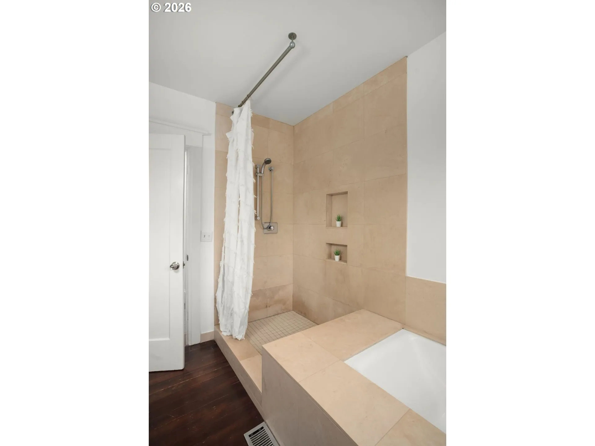 Bathroom-Walk in Shower