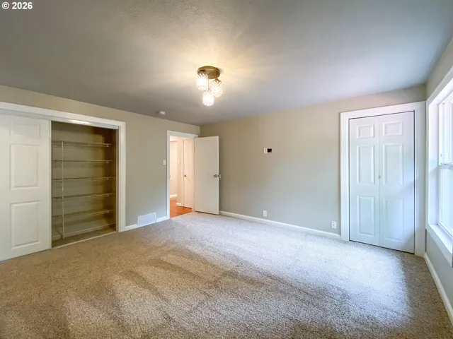 Bedroom, Owner's Suite-Main