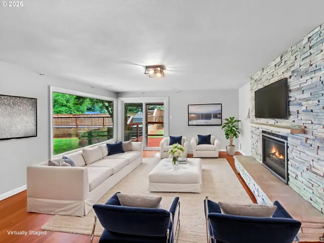 Living Room-Fireplace