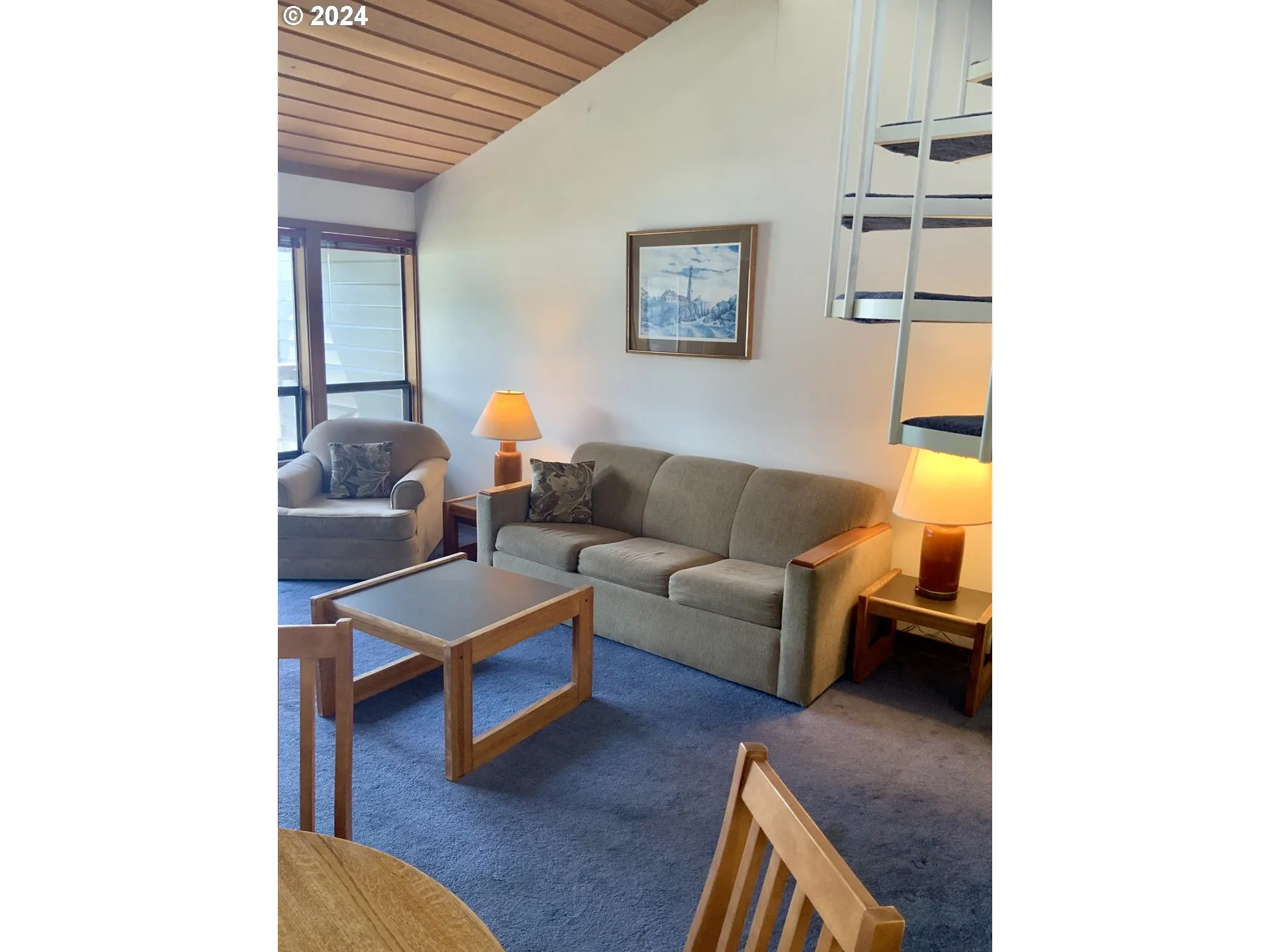 Living Room-Vaulted Ceilings