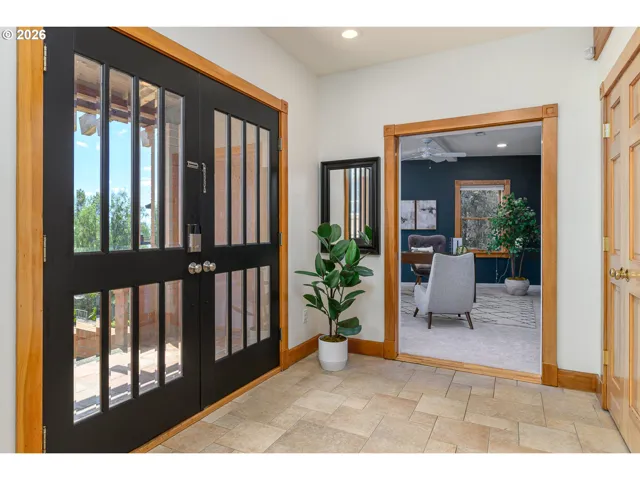 Entrance/Foyer