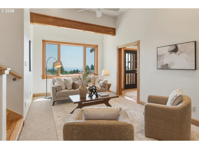 Living Room-Vaulted Ceilings