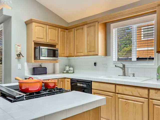 Kitchen-Cooking Island