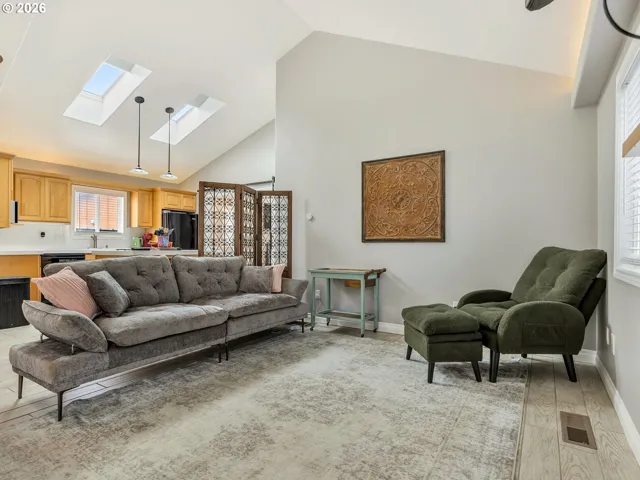 Living Room-Vaulted Ceilings