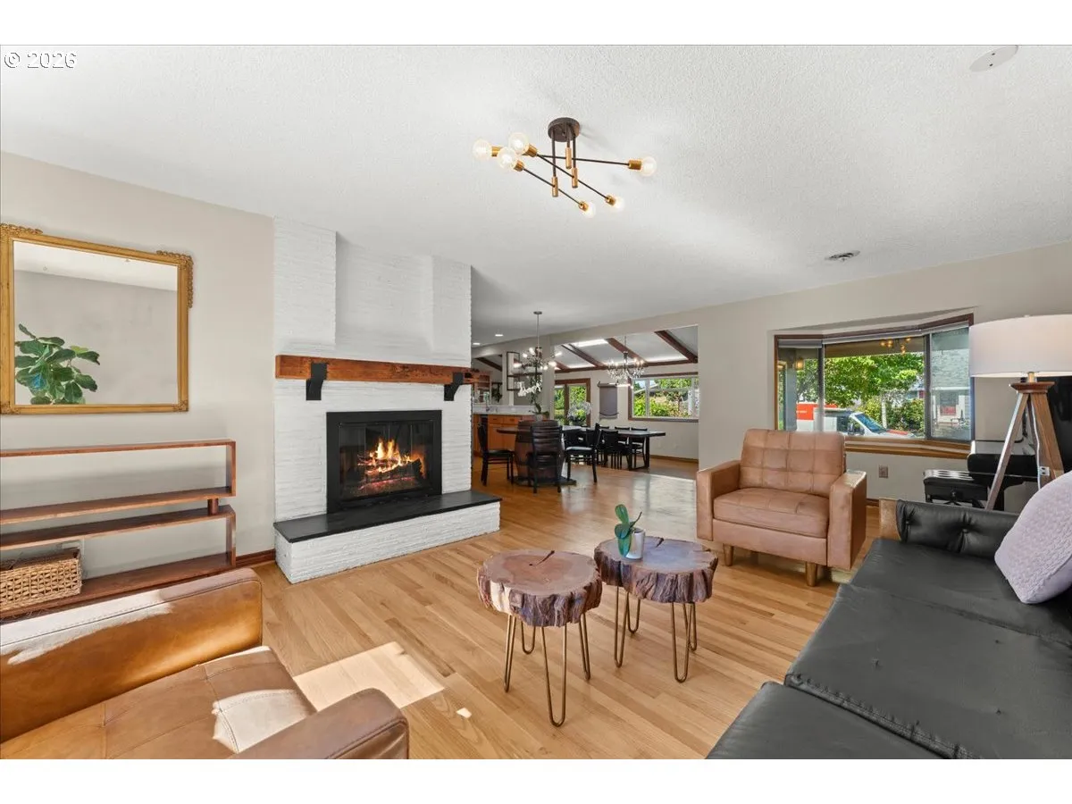 Living Room-Fireplace