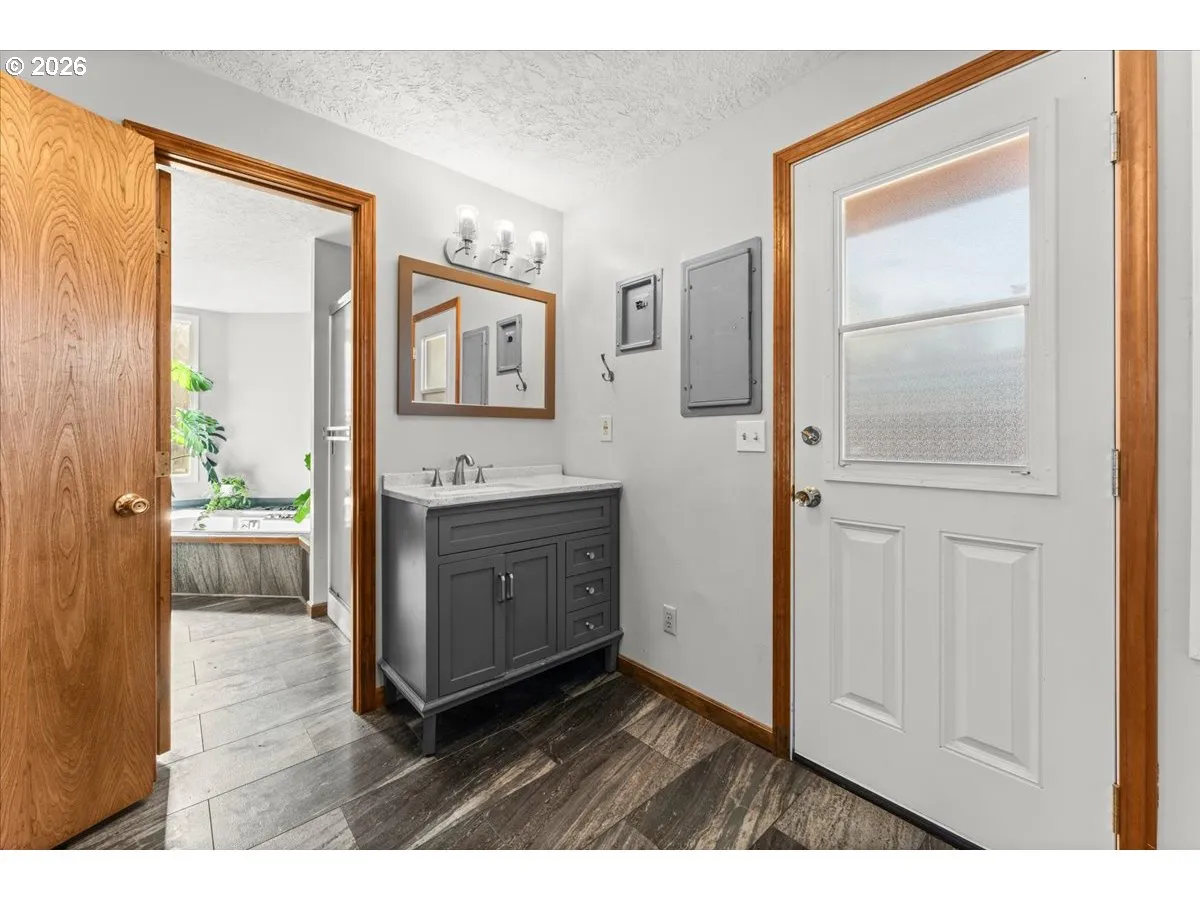 Bathroom, Attached