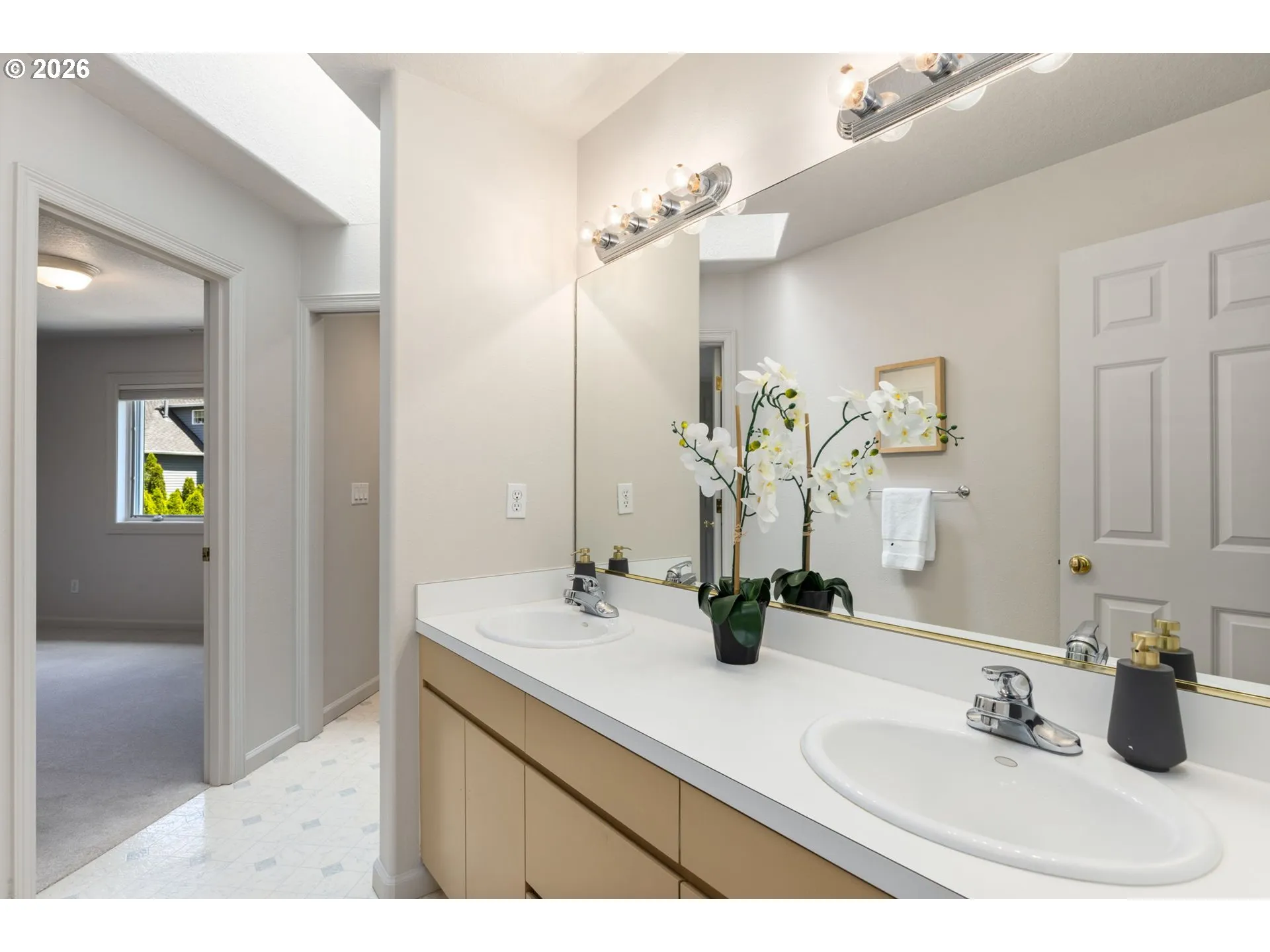Bathroom-Upper