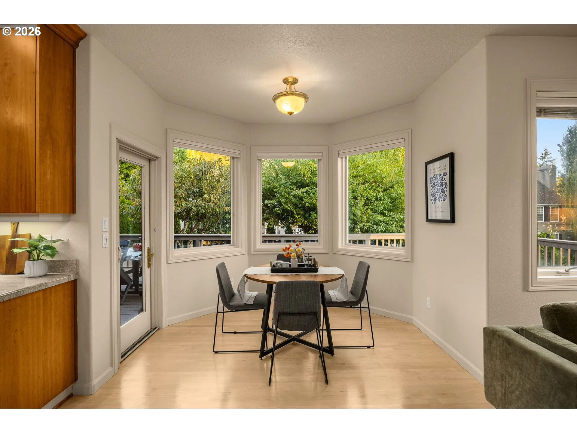 Kitchen-Eating Area