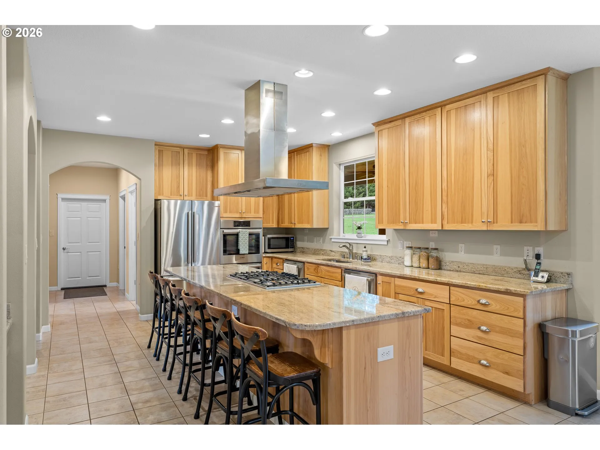 Kitchen-Breakfast Bar