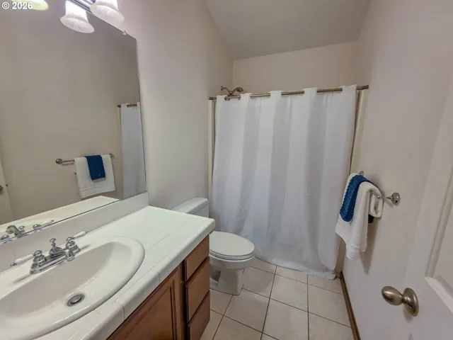 Bathroom-Upper