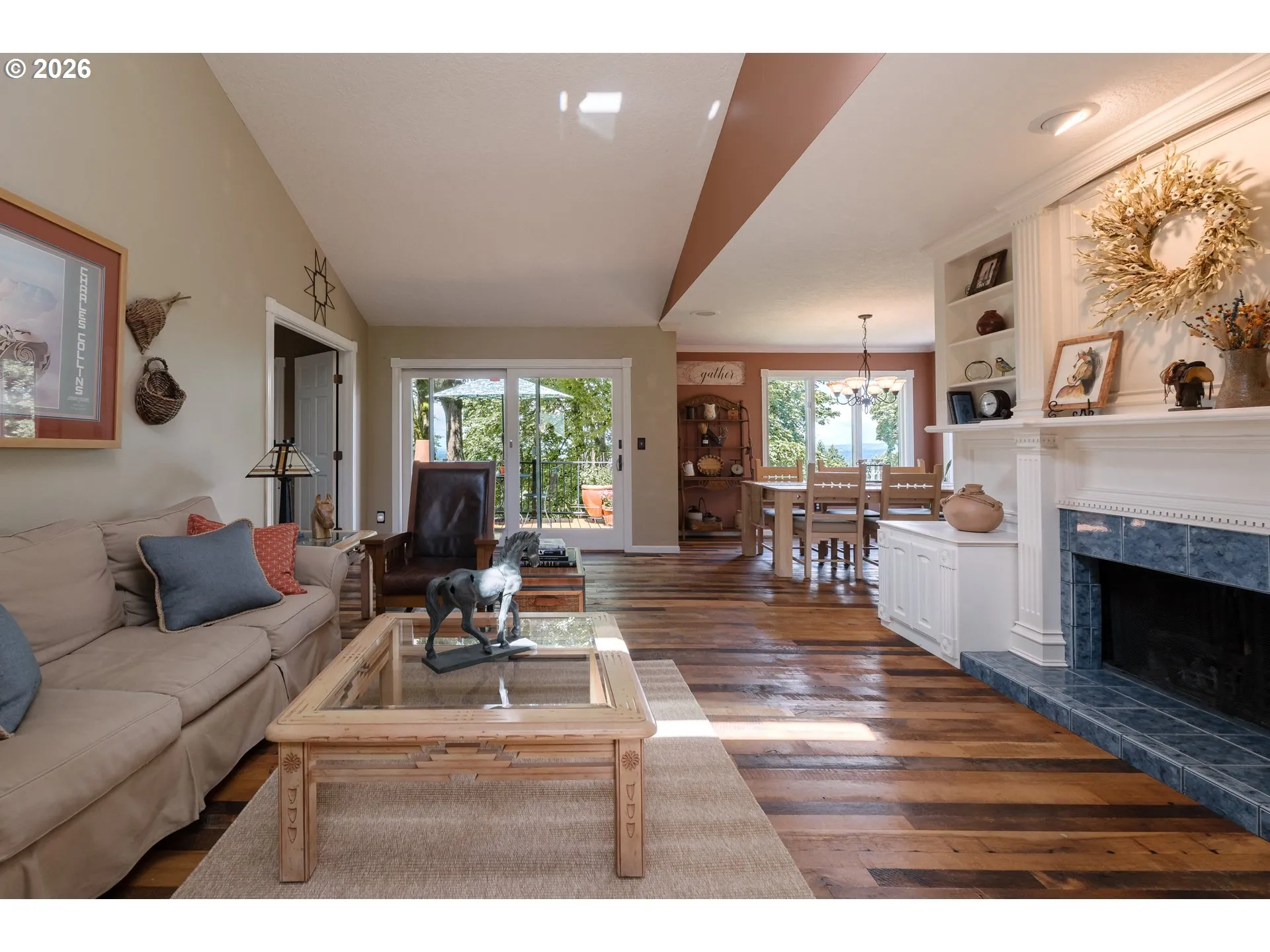 Living Room-Fireplace