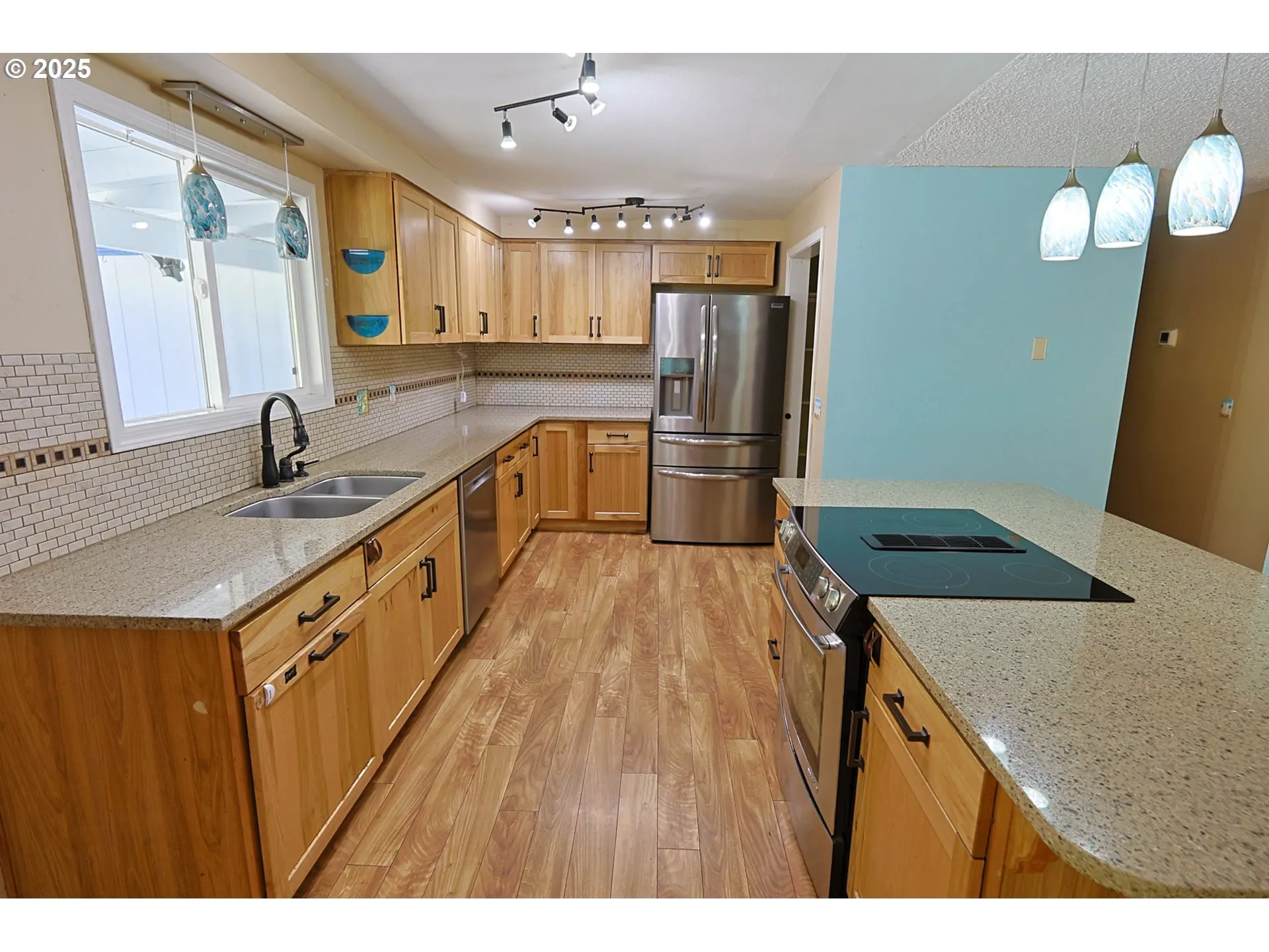 Kitchen-Cooking Island