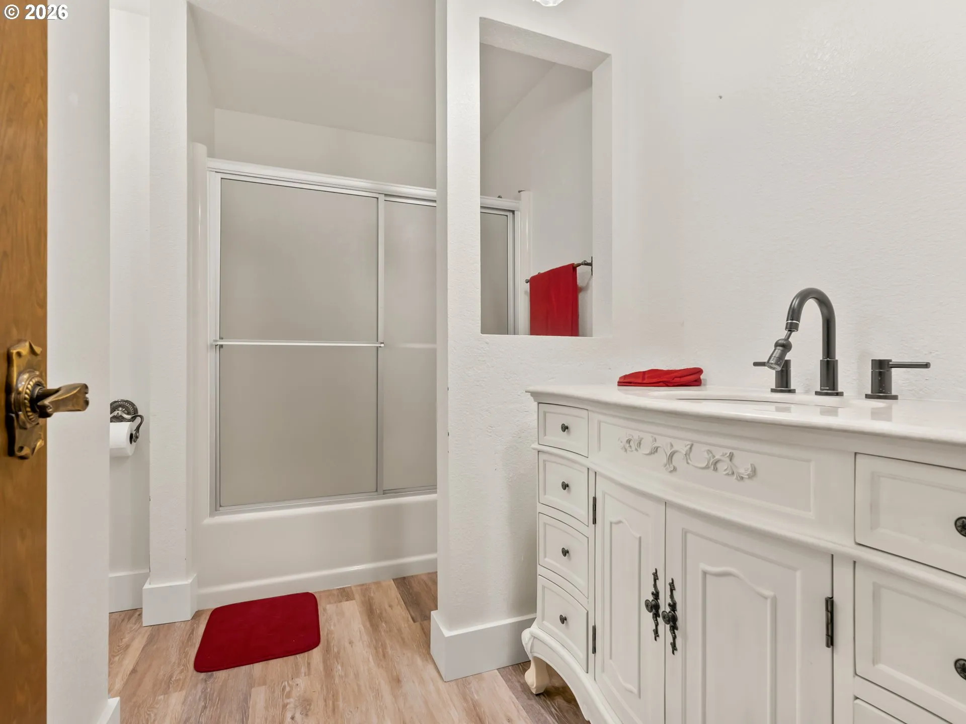 Bathroom, Continental