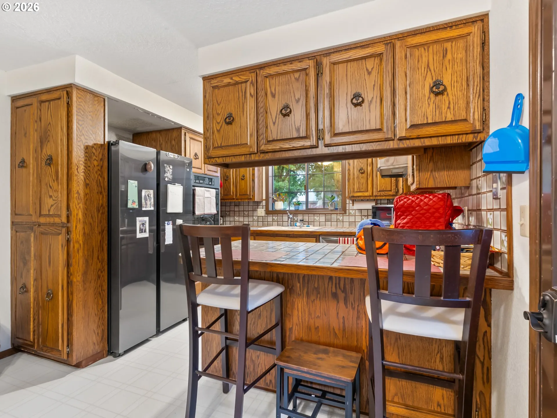 Kitchen-Breakfast Bar