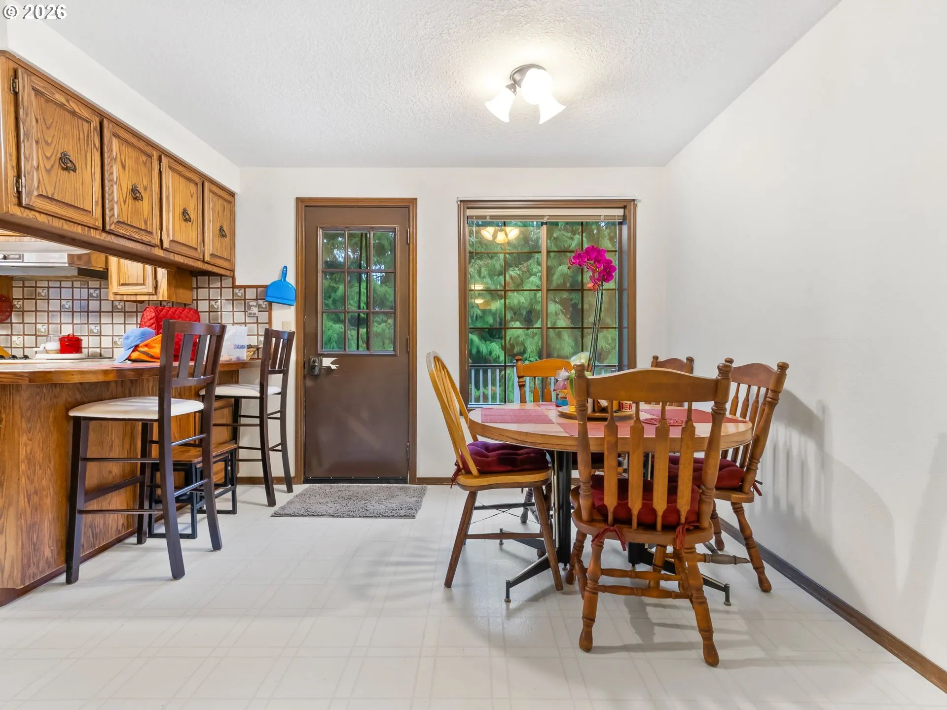 Kitchen/Nook-Eating Area