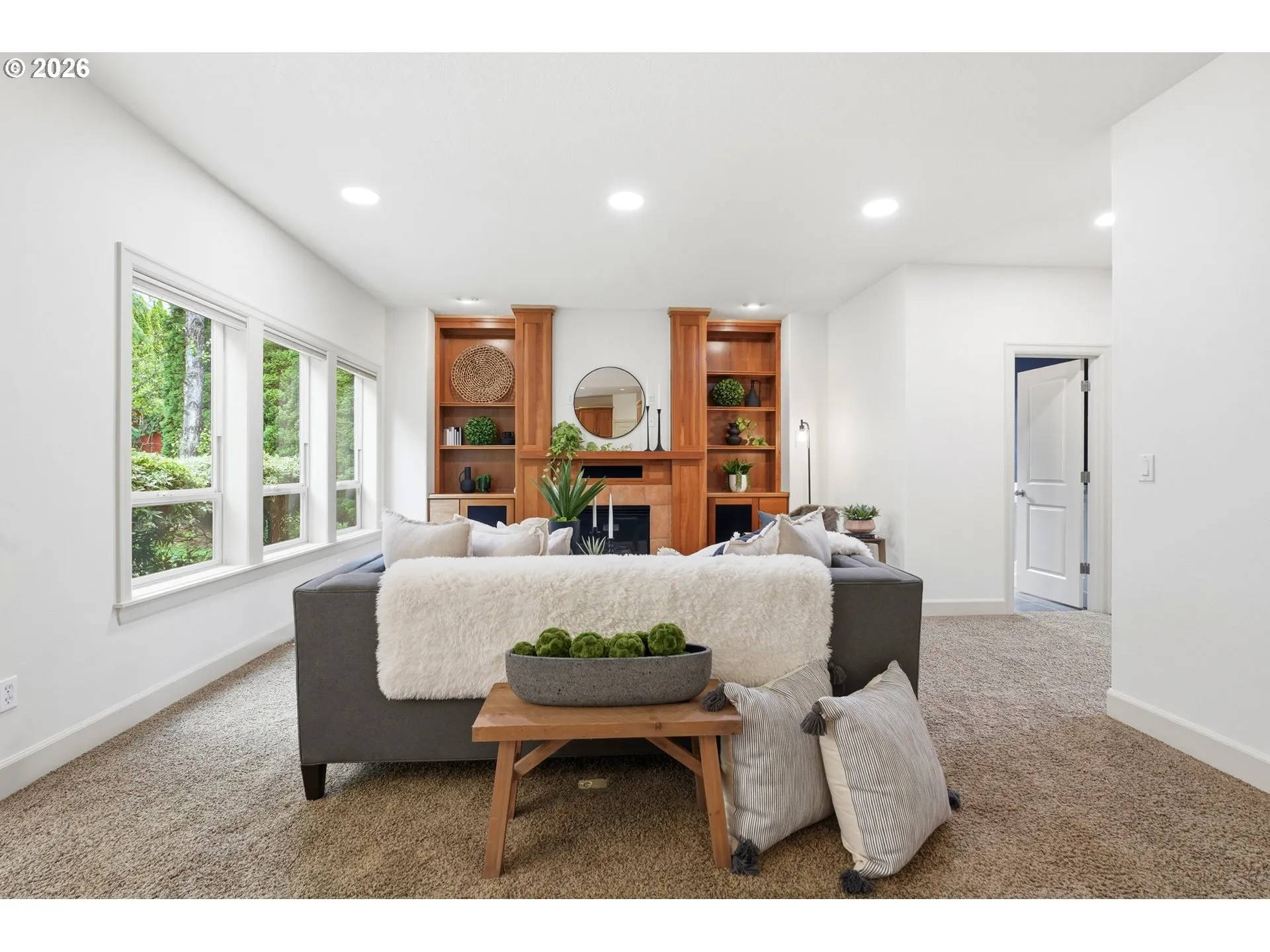 Living Room-Fireplace