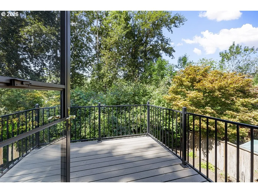 Balcony-West Facing