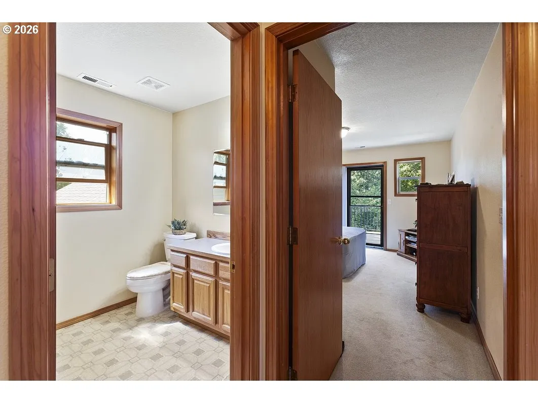 Bathroom-Upper