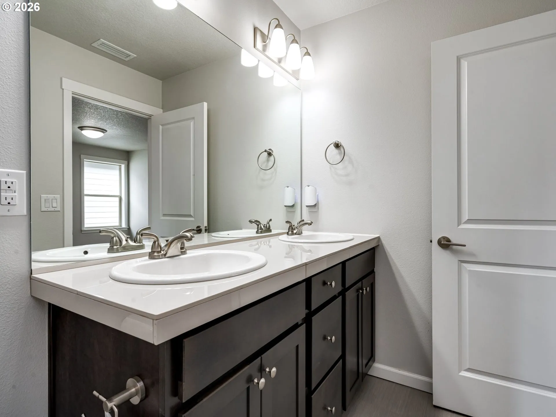 Bathroom-Upper
