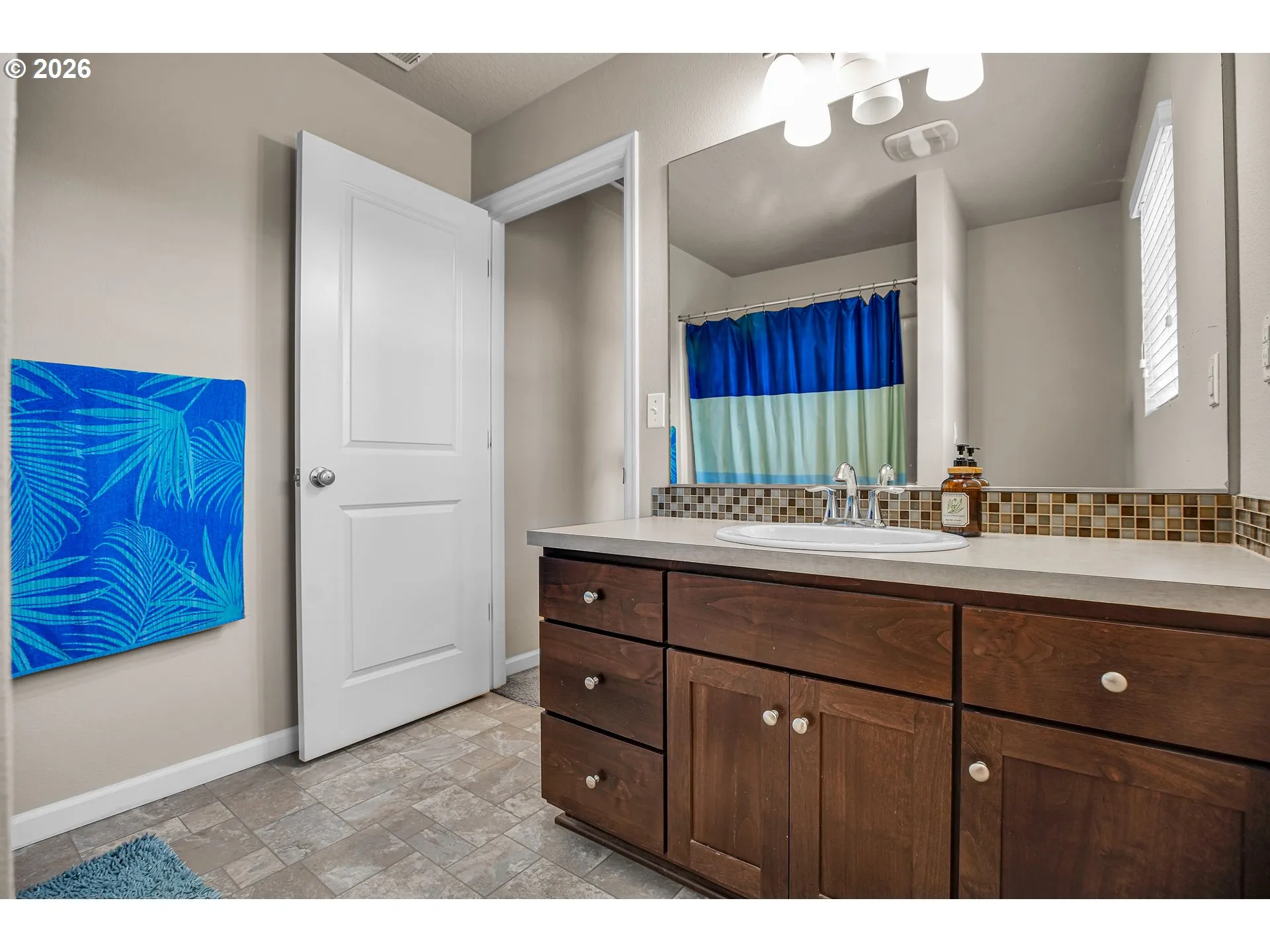 Bathroom-Upper