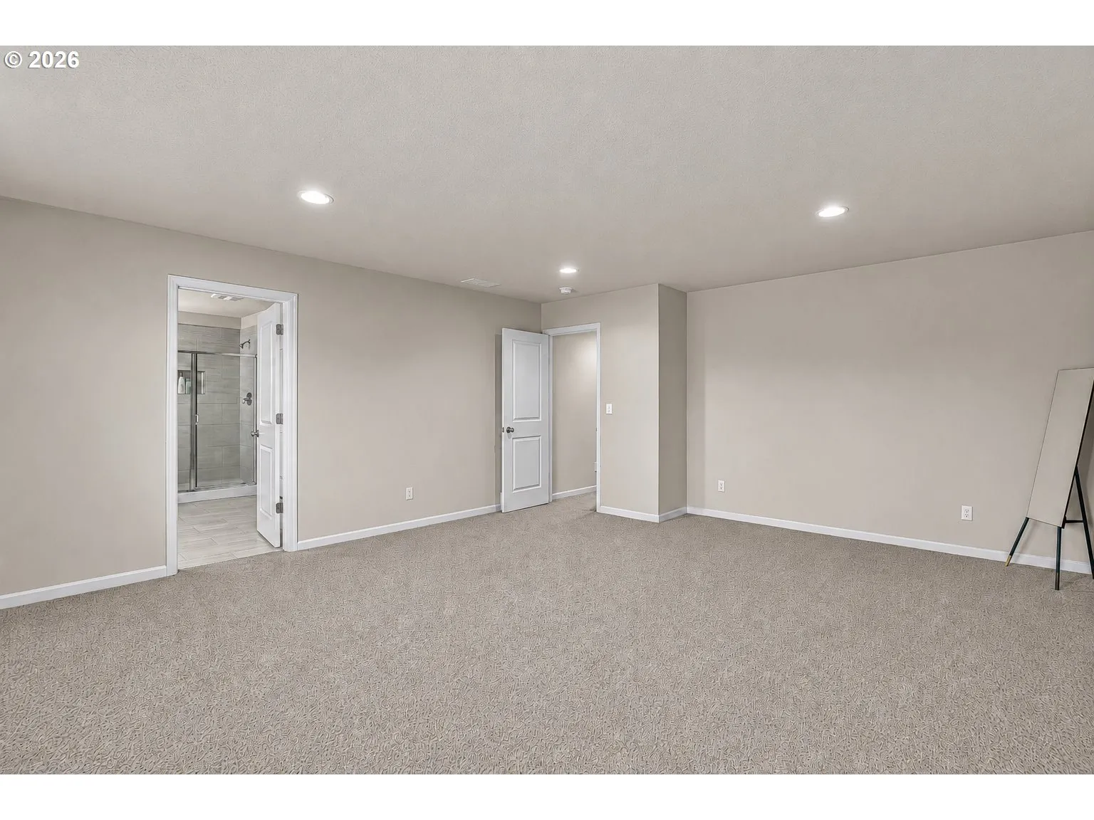 Bedroom, Primary