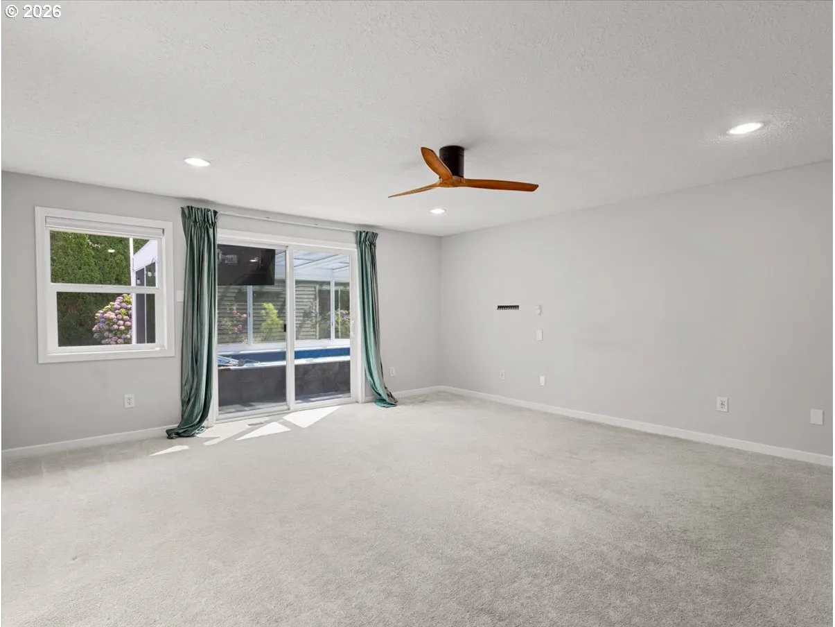 Bedroom, Primary