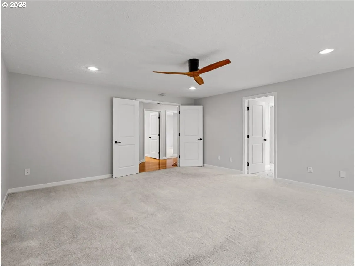 Bedroom, Primary