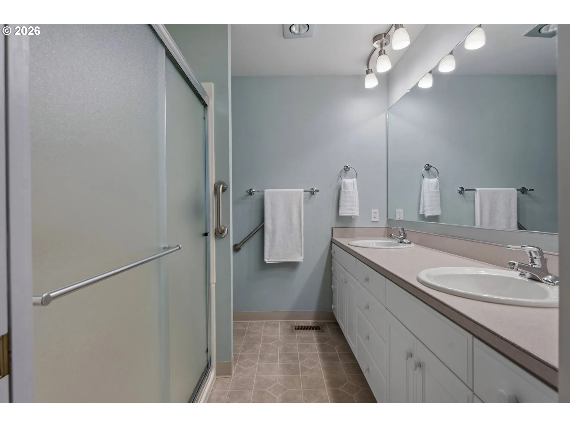 Primary Bedroom-Attached Bathroom