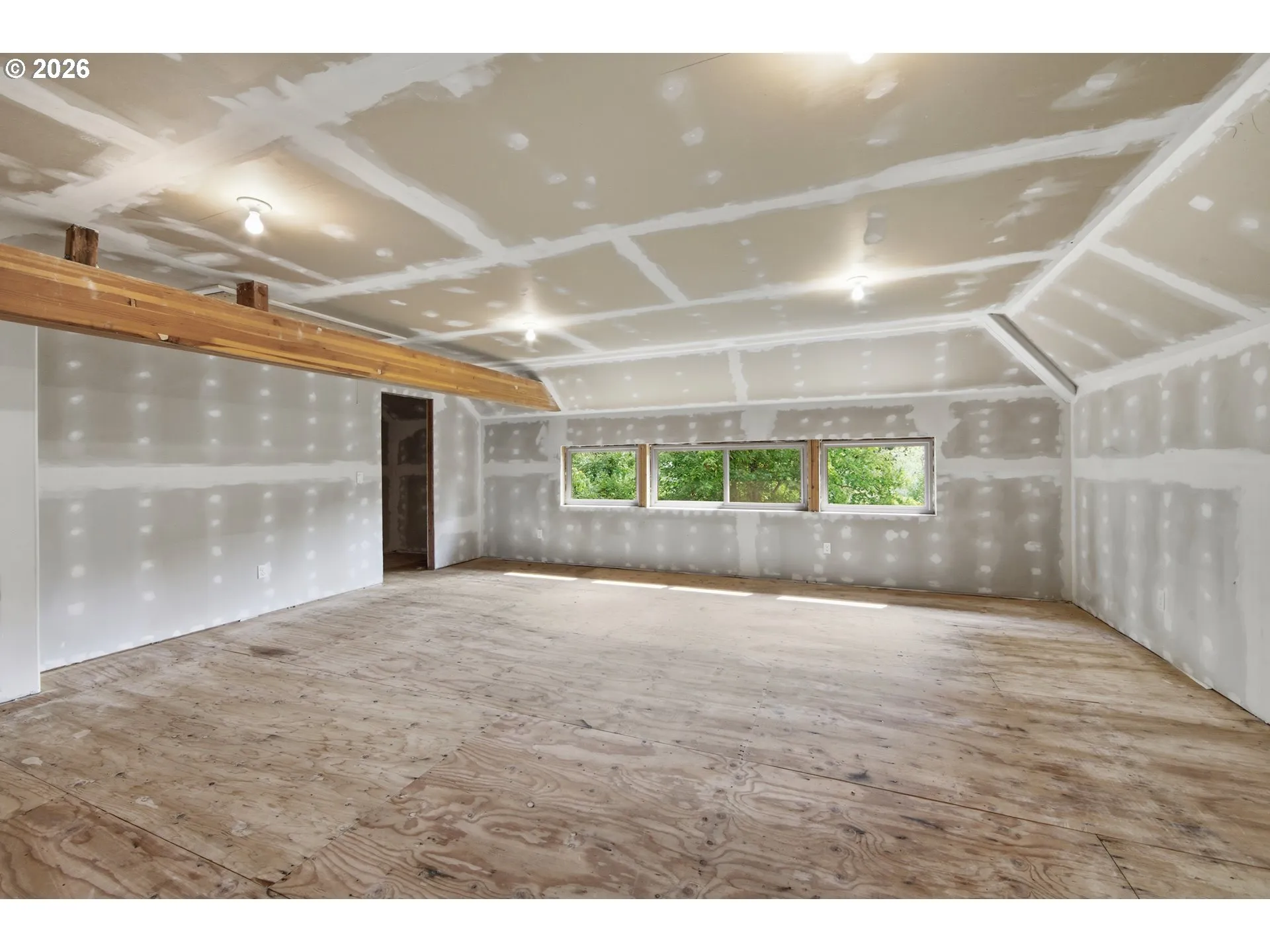 Bonus Room-Upper