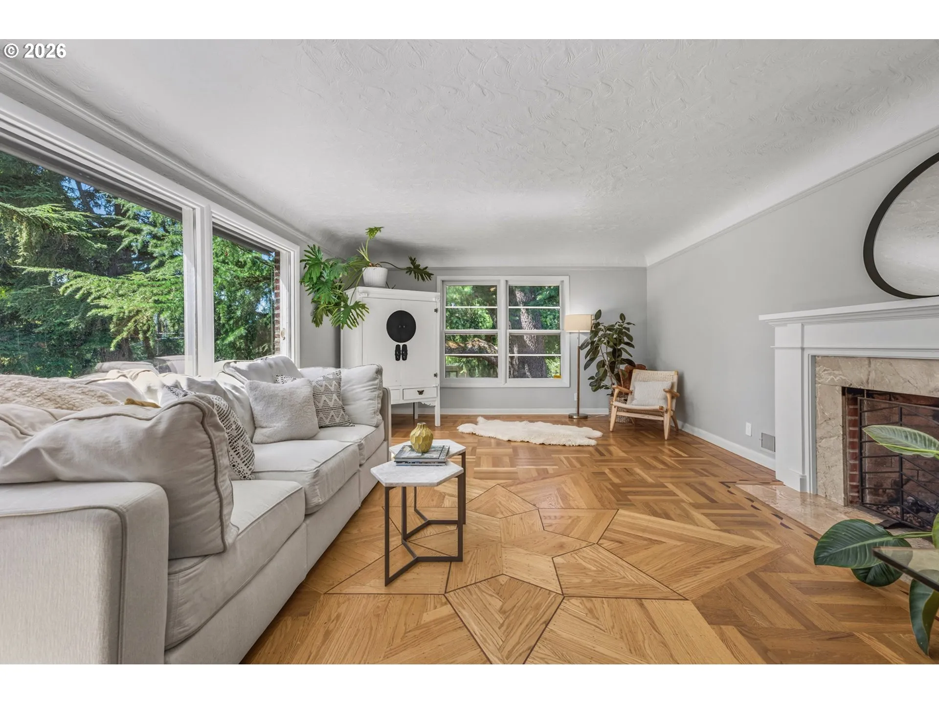 Living Room-Fireplace