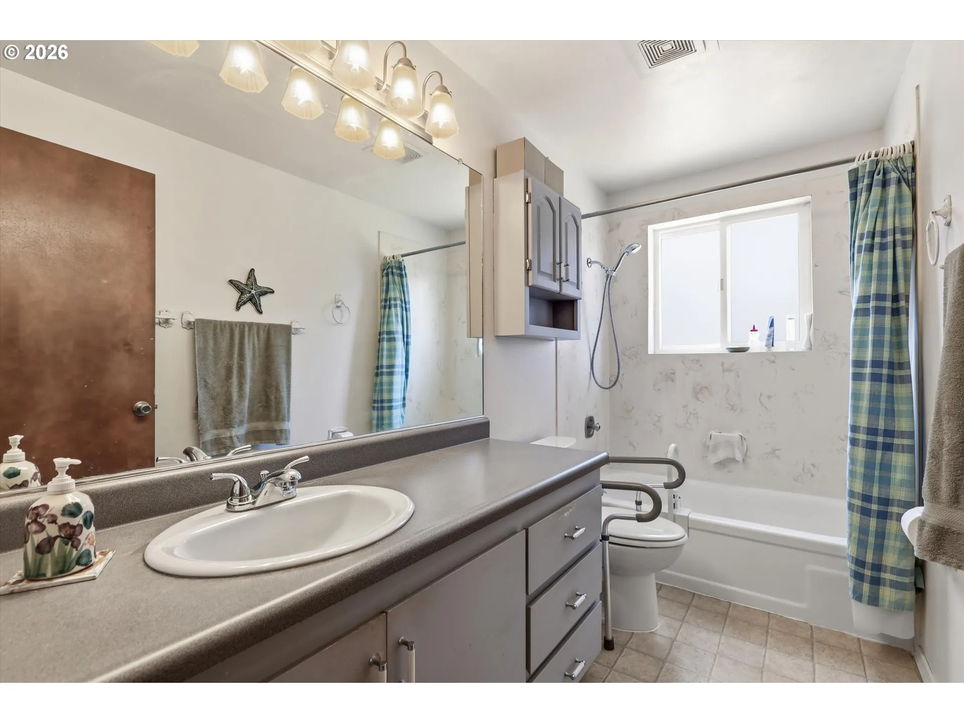 Bathroom-Lower