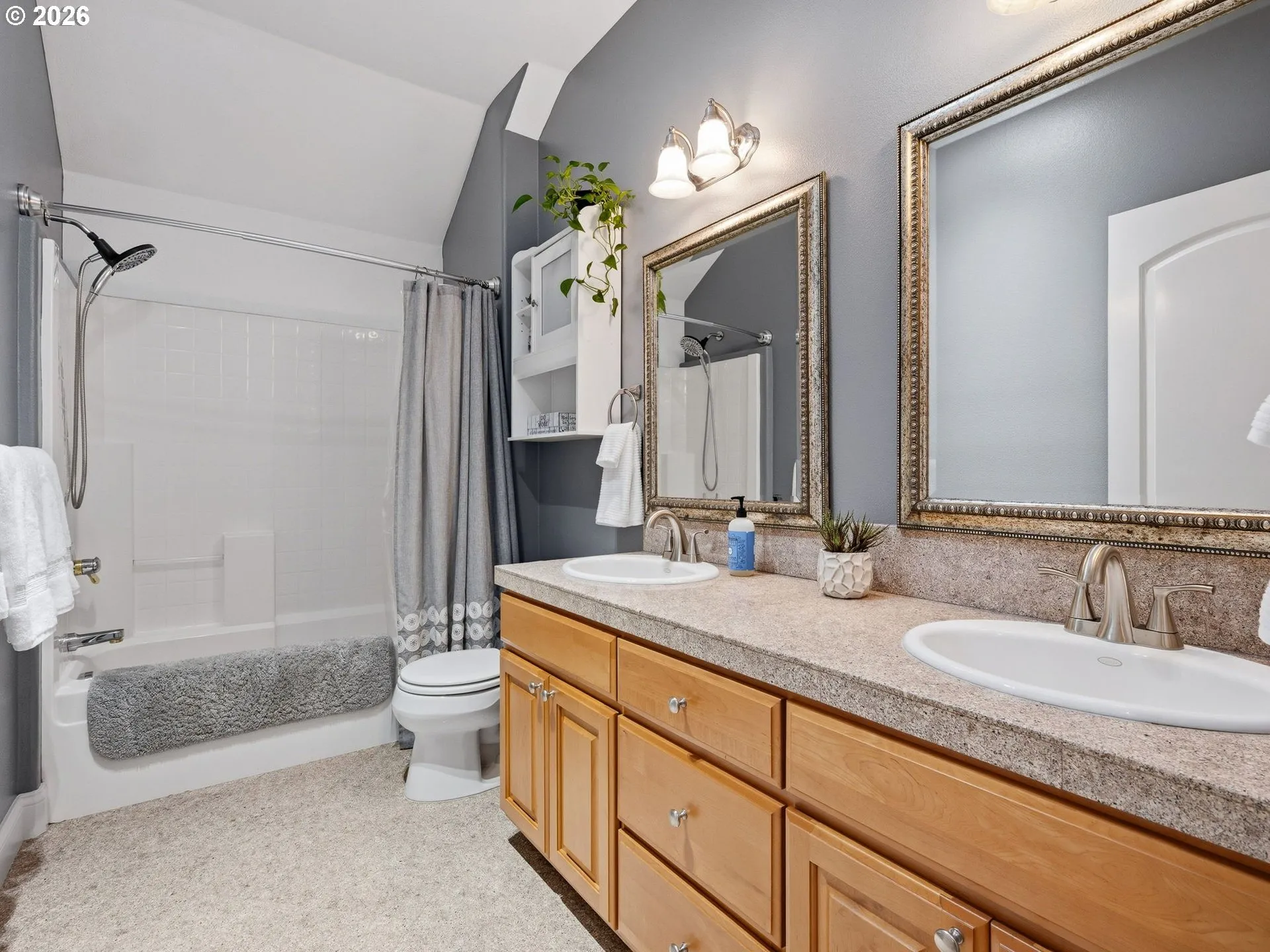 Bathroom-Upper
