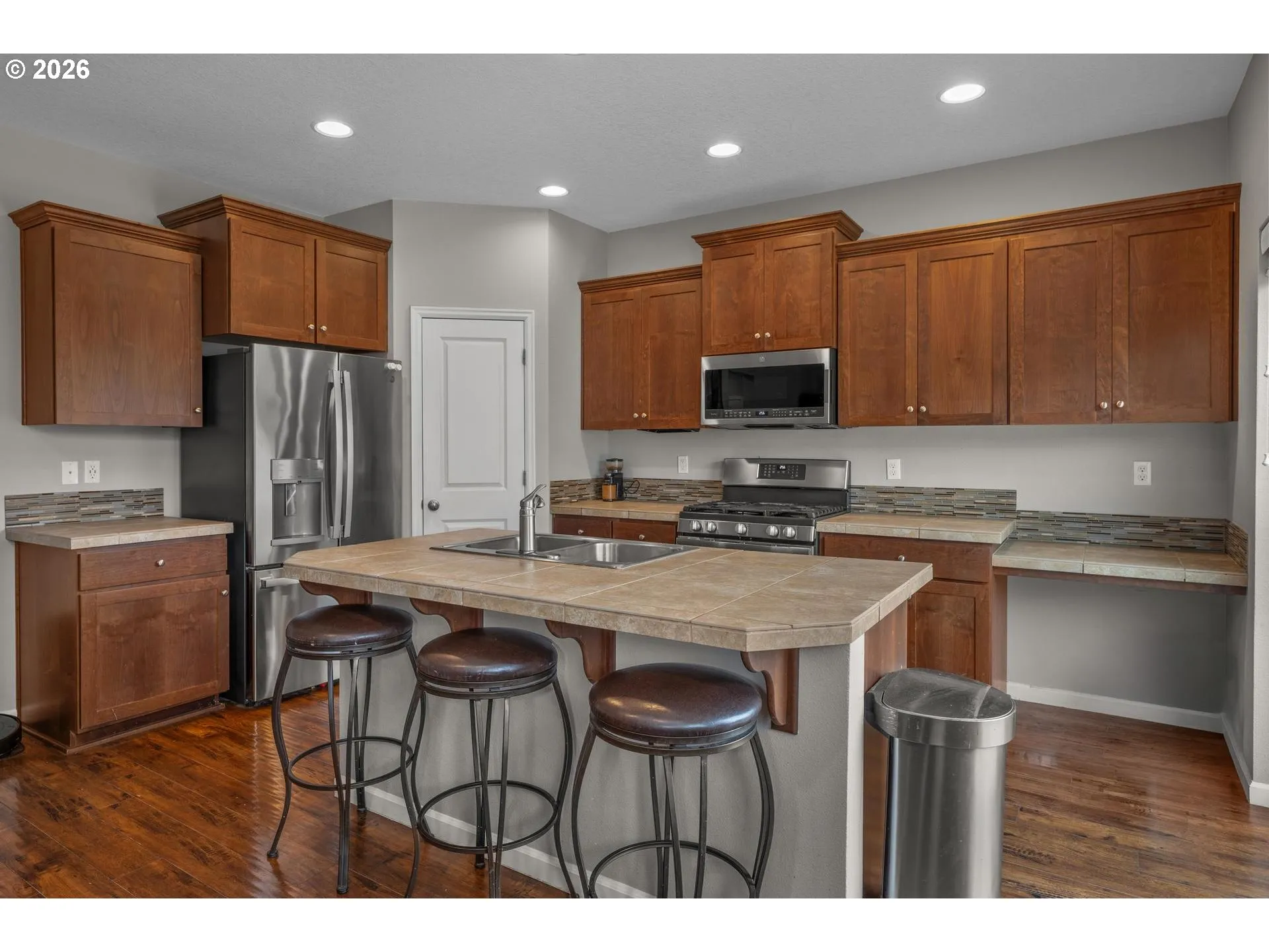 Kitchen-Eating Area