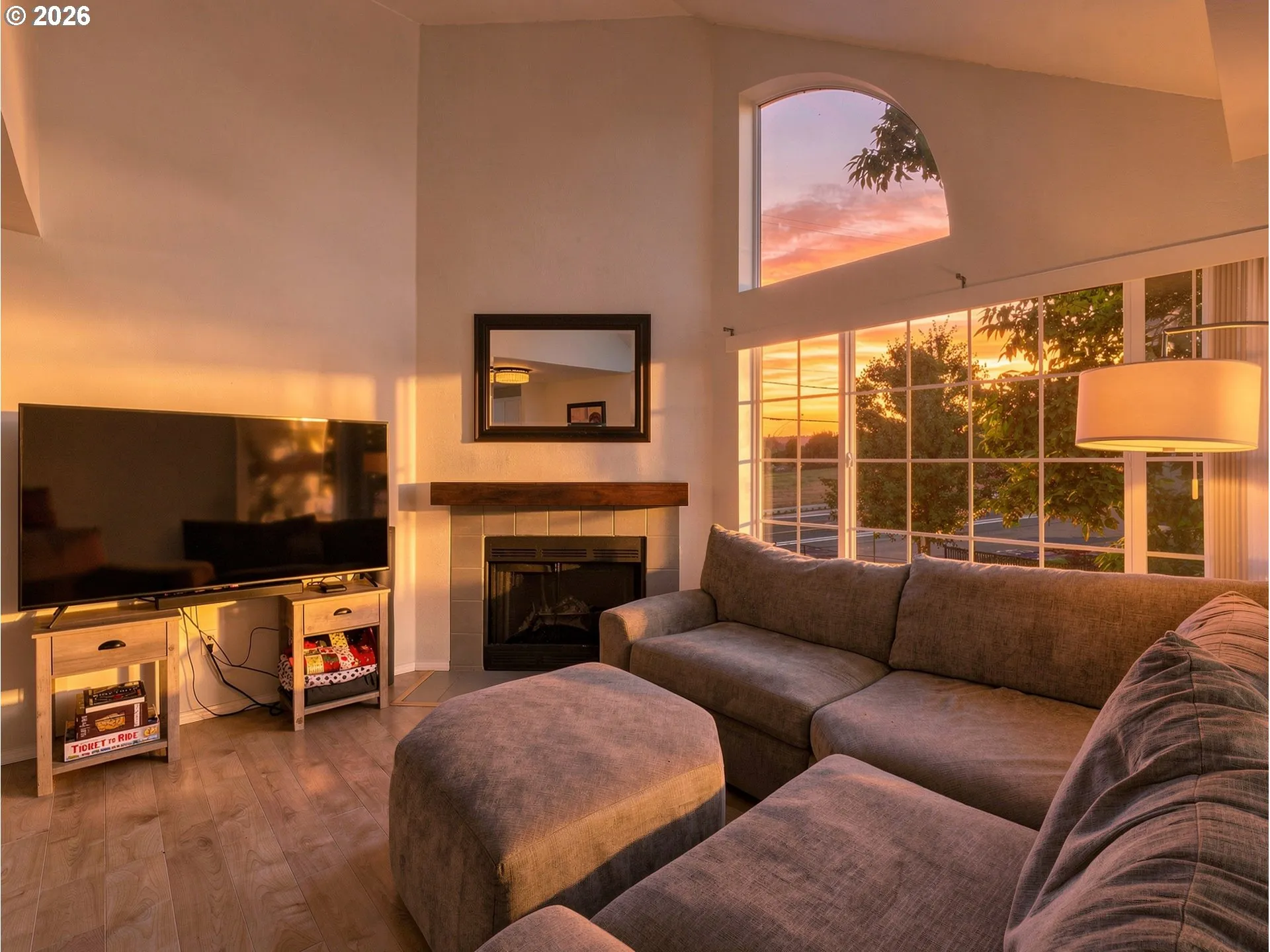 Living Room-Vaulted Ceilings