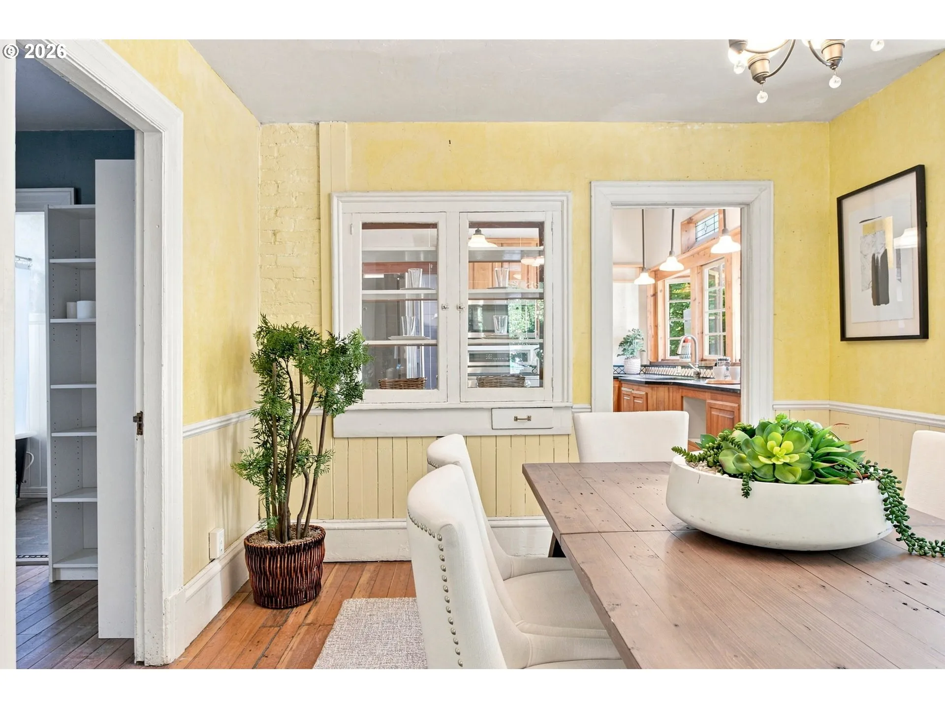 Dining Room-Built-In Cabinets