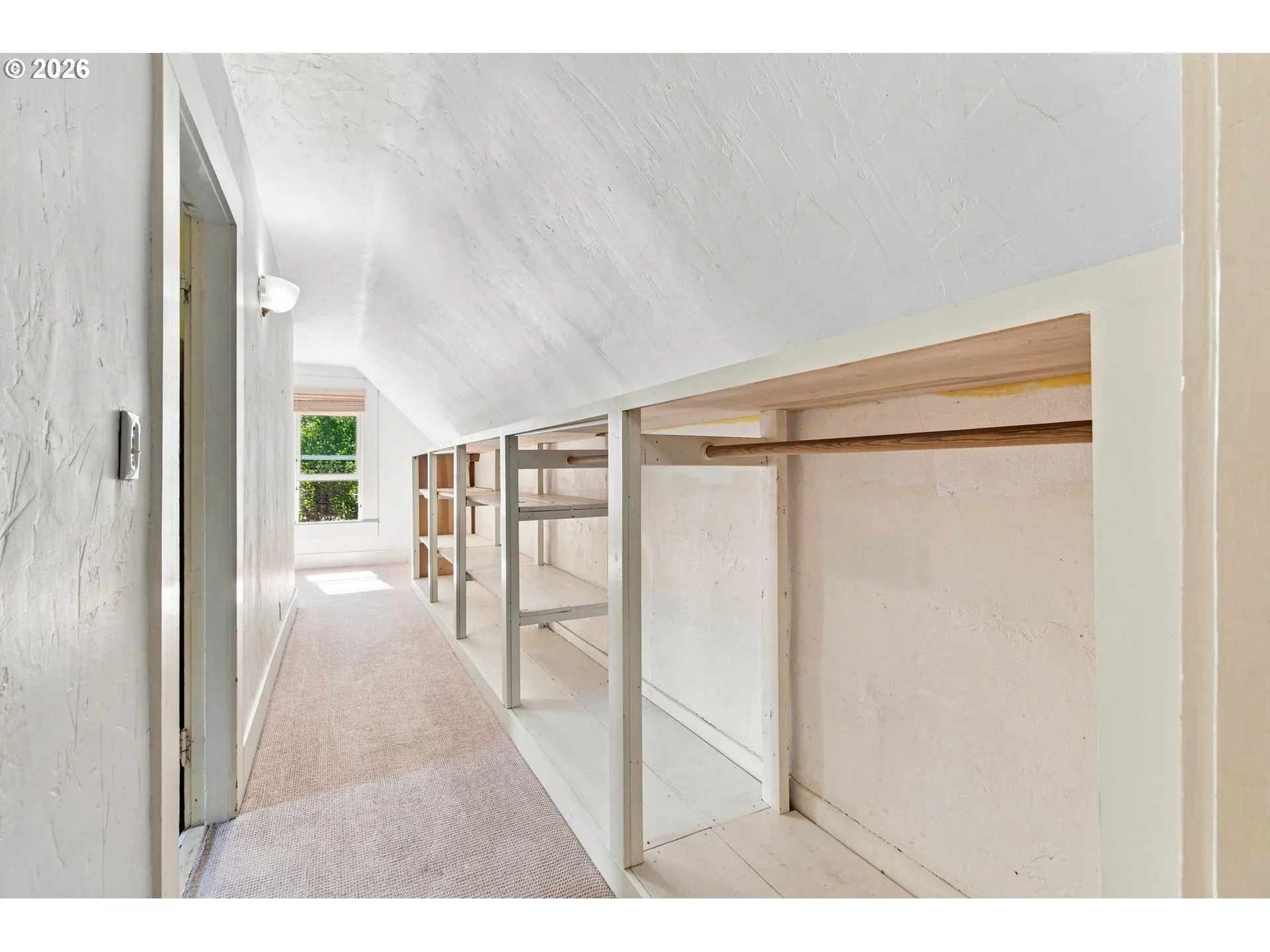 Built-In Cabinets-Upper