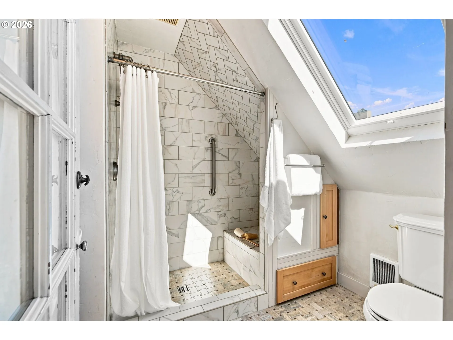 Bathroom-Upper